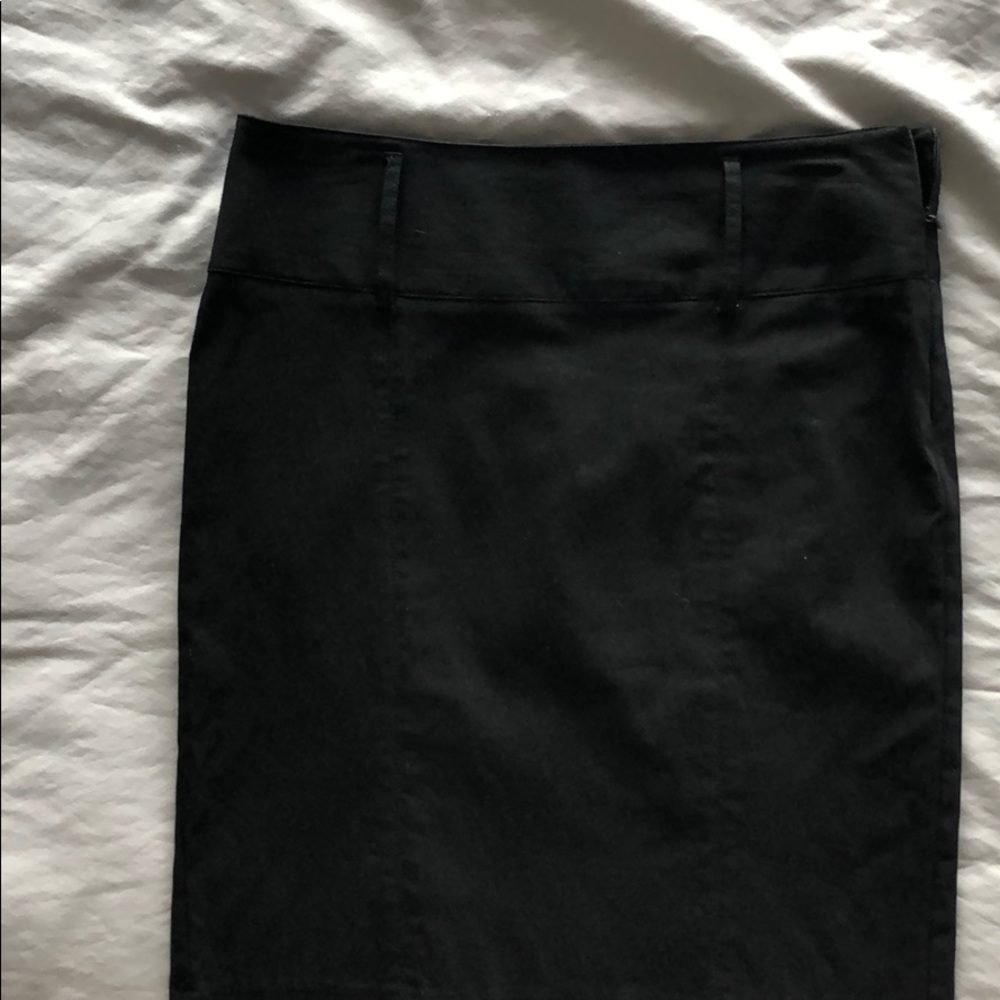 Black pencil skirt. Size 9